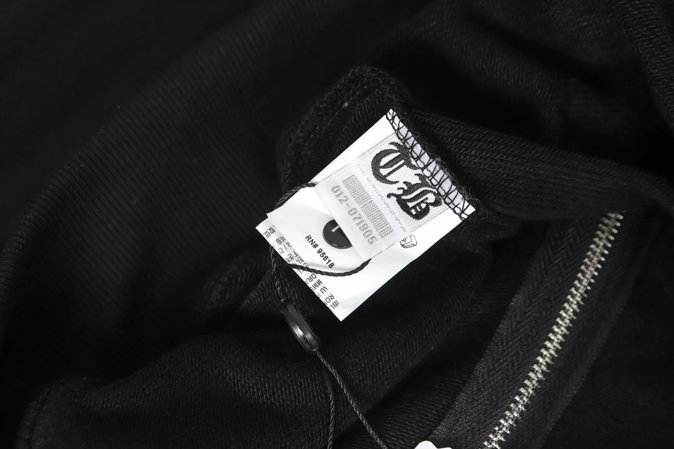 P250 cross-border model, please do not place an order if you are pursuing quality -Chrome Hearts/Chrome Hearts Sanskrit ghost print zipper sweatshirt cardigan jacket -High weight, high density and high quality. The wool is soft, delicate and skin-friendly. Soft and silky to the touch. Excellent warmth and skin-friendly properties. LXL